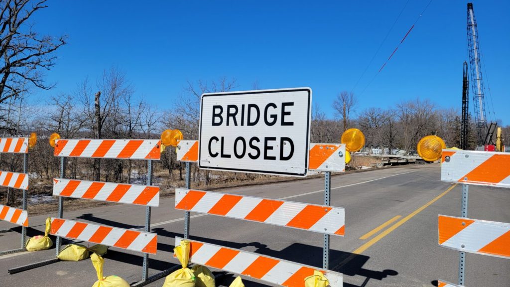 Bridge closed sign